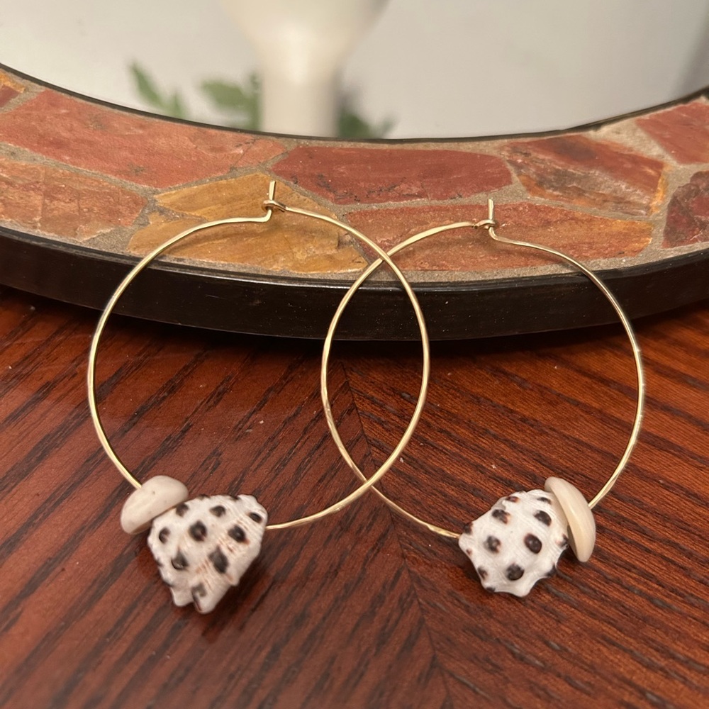 Shell Hoop earrings